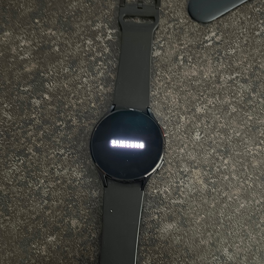 Samsung Galaxy watch 4 . unisex